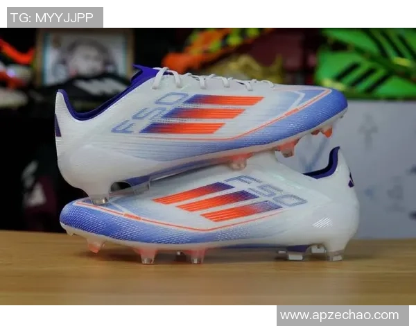 球星们最新款足球鞋亮相引领潮流科技与舒适并存设计再度升级